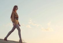 Yves Saint Laurent apresenta nova coleção SS21 no deserto