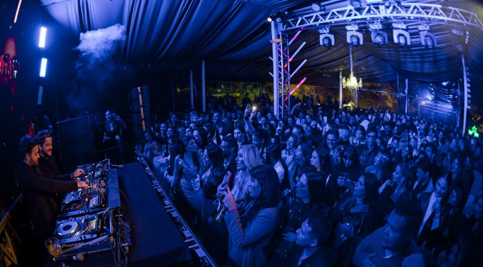 COOL Magazine celebra 25 anos com exposição de capas em galeria de arte e show do DUBDOGZ em festa VIP com celebridades