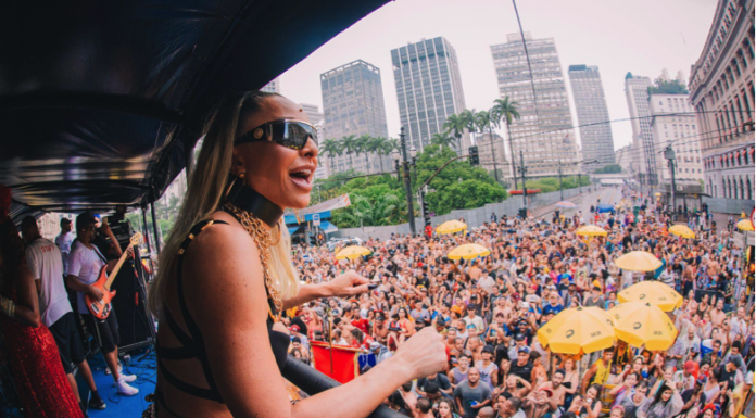 Sabrina Sato, Thelminha Assis e Molejo comandam bloco de carnaval no centro de São Paulo